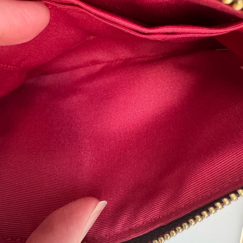 NWOT Coach Wristlet in excellent condition - Picture 5 of 6